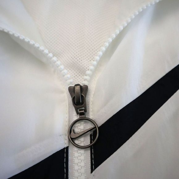 Nike DM6181 100 Women Sz M White Oversized Sportswear Essential Woven Jacket $10 - Picture 8 of 10